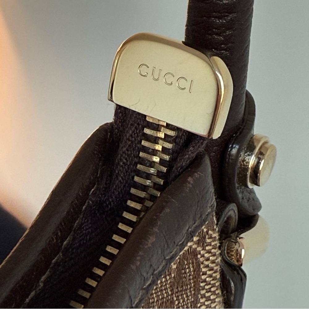 GUCCI ♥️ Small Vintage Handbag in Brown 🌹 - Picture 10 of 16